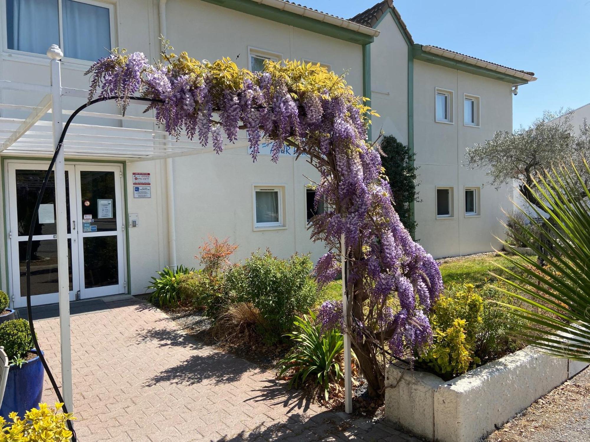 Brit Hotel Salon De Provence Εξωτερικό φωτογραφία